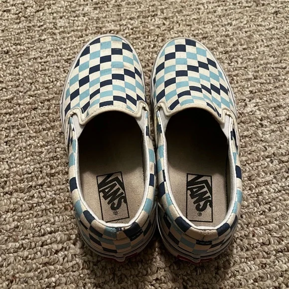 Checked vans - Picture 3 of 3